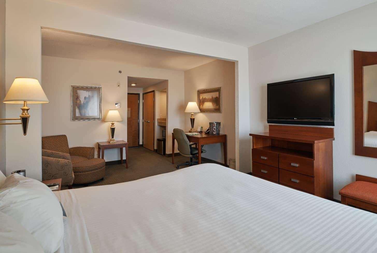 Wingate By Wyndham Chihuahua Hotel Exterior photo