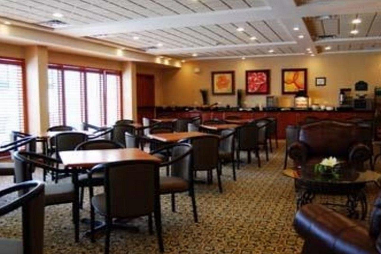 Wingate By Wyndham Chihuahua Hotel Exterior photo